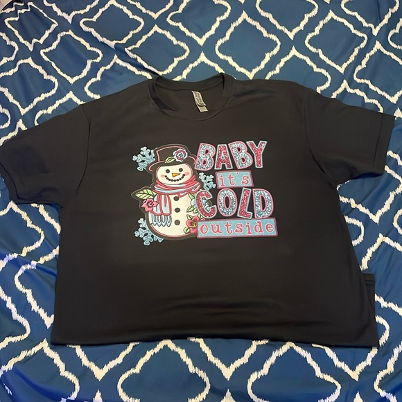 Baby it’s cold outside t-shirt - Picture 1 of 1